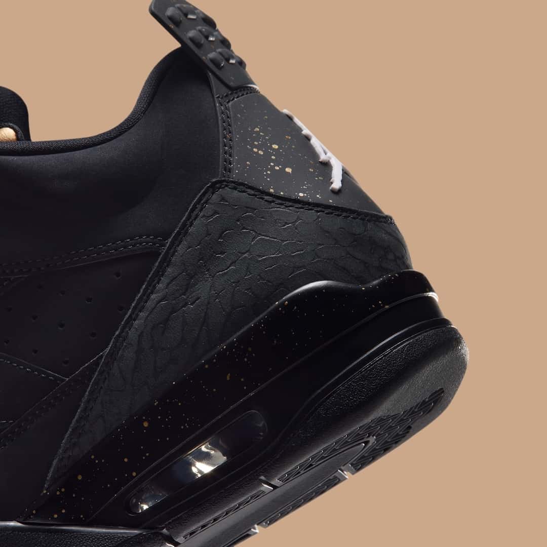 Talón de la Jordan Son of Mars Low con la textura de elefante, la cámara de aire y las salpicaduras doradas