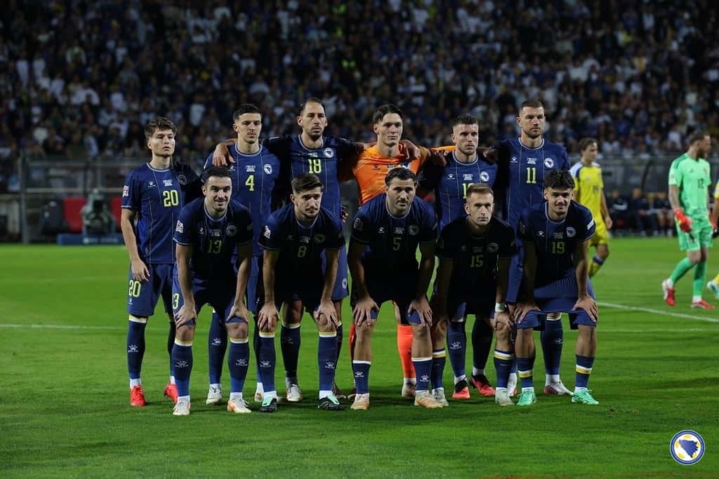 Los titulares de Bosnia y Herzegovina posan para la foto oficial antes del partido con Suecia por la Nations League. Foto de archivo del 2 de octubre de 2026, difundida por la federación de Bosnia y Herzegovina