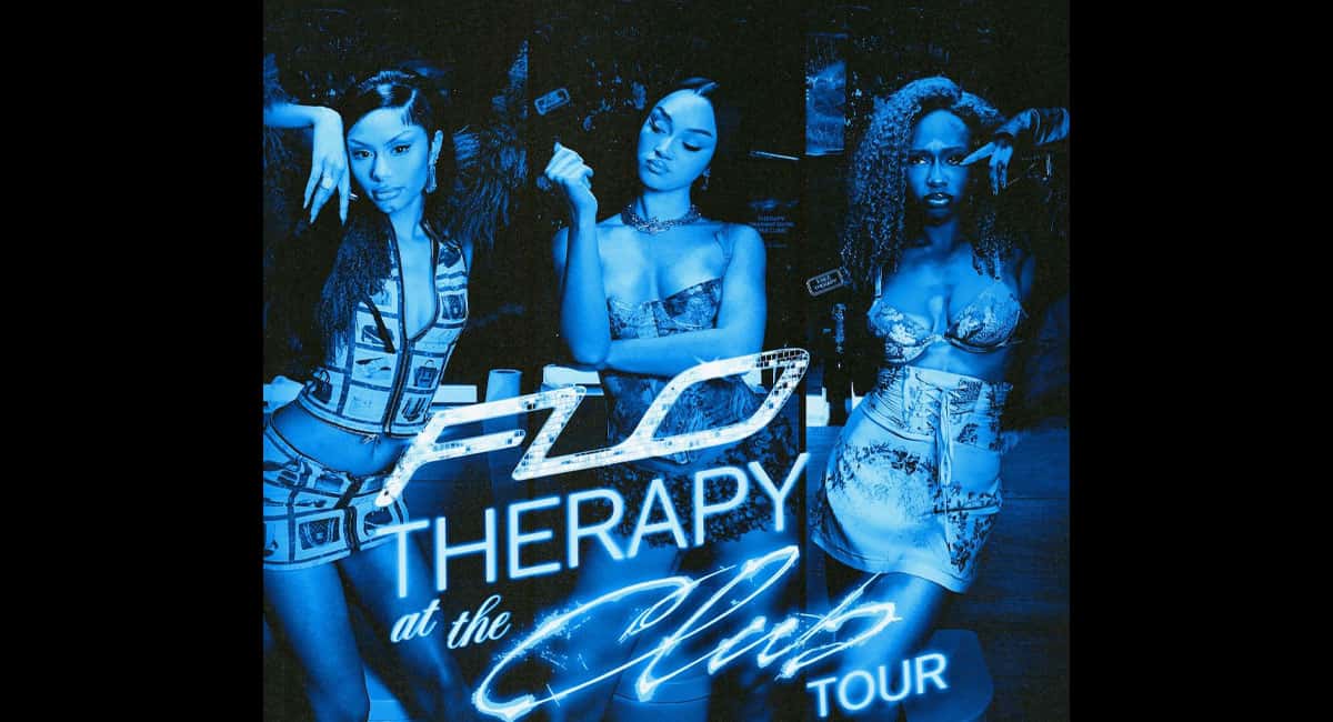 Afiche oficial de la gira "Therapy at the Club" de FLO: las tres integrantes posando en tonos azules, con el logo plateado del grupo y el nombre de la gira en letras de neón