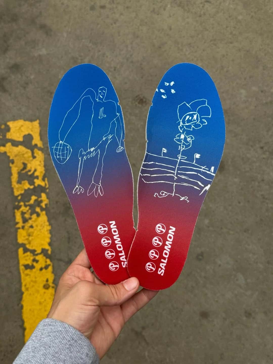 Plantillas de las Salomon ACS NEXT Slushie de PROTECT con degradé de azul a rojo y dibujos a mano en trazo blanco