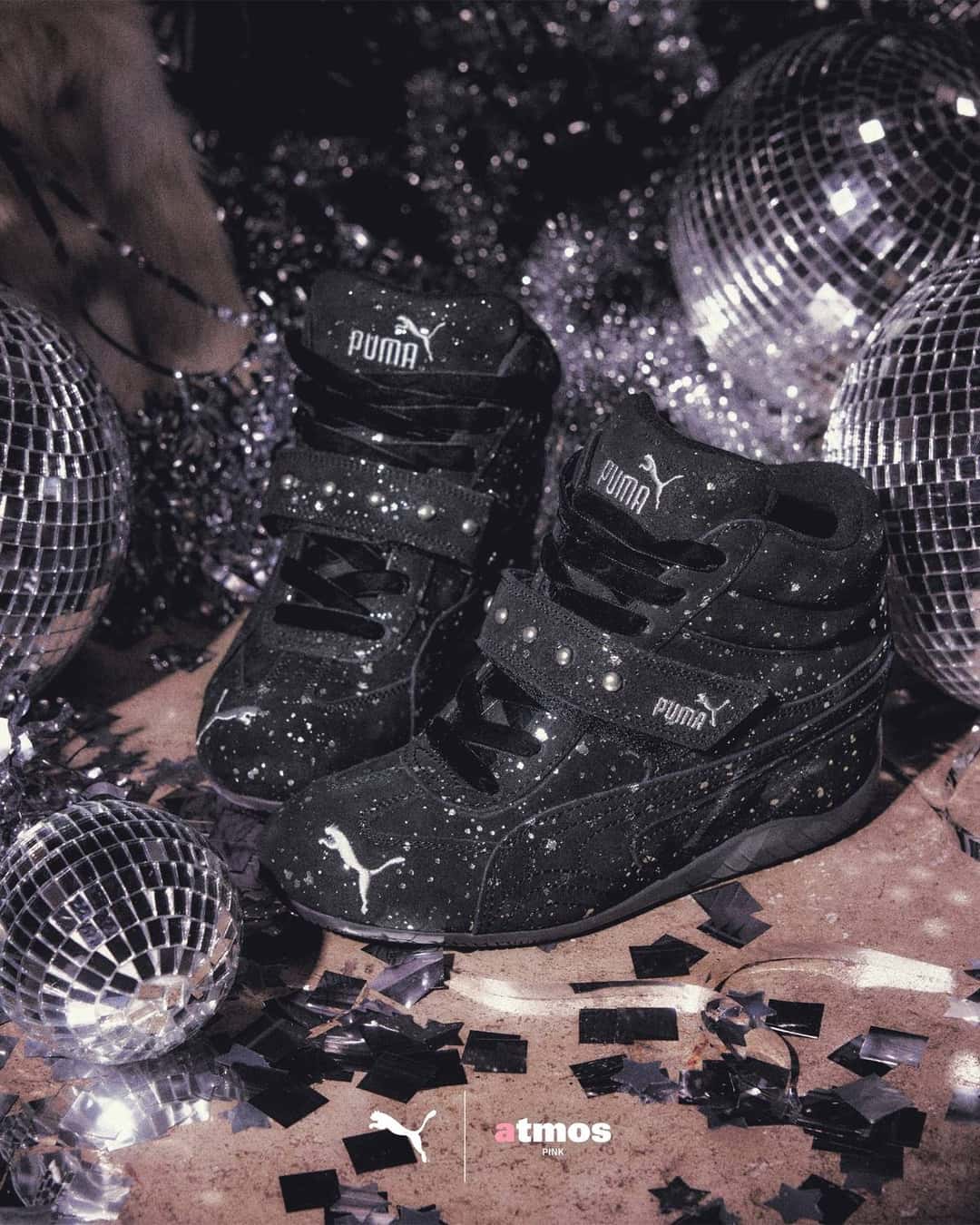 Speedcat Wedge atmos pink Mirror Ball negra con glitter y abrojo, entre bolas de espejos