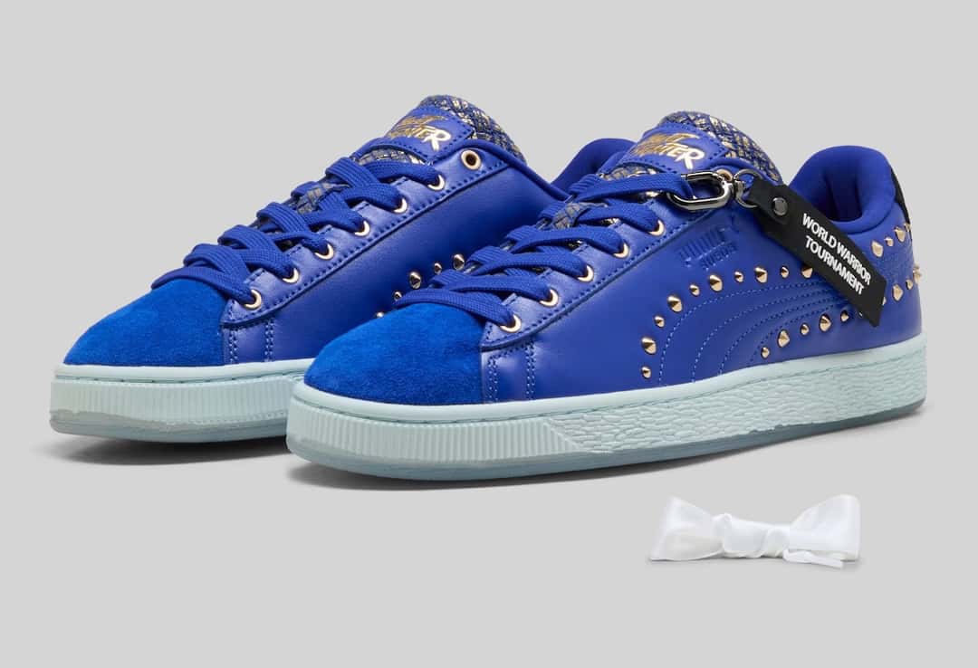 Par de PUMA Suede Street Fighter Chun-Li en cuero azul con puntera de gamuza, tachas metálicas y tag World Warrior Tournament