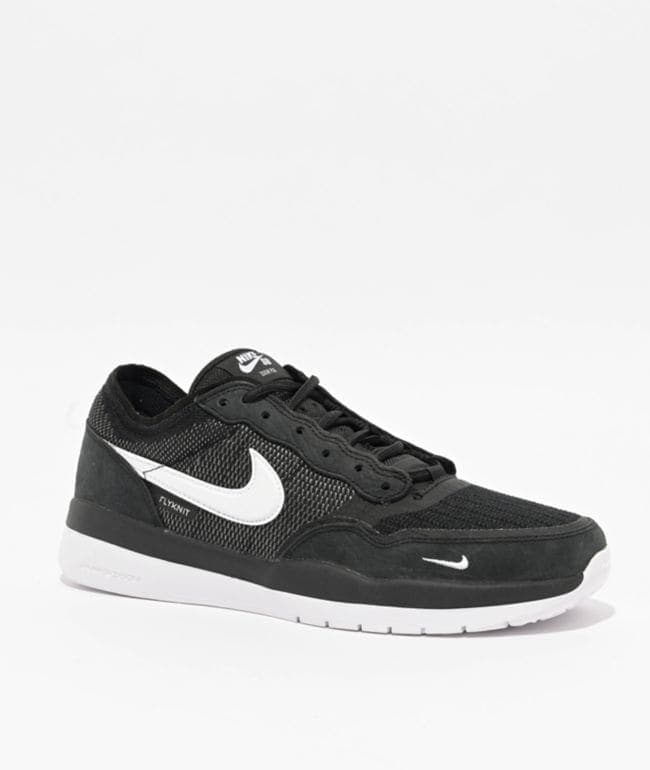 Zapatilla de skate Nike SB PS8 negra de malla Flyknit con gamuza negra, swoosh blanco y suela blanca